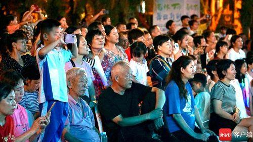 成人竹竿舞舞台表演视频,成人竹竿舞舞台表演风采再现